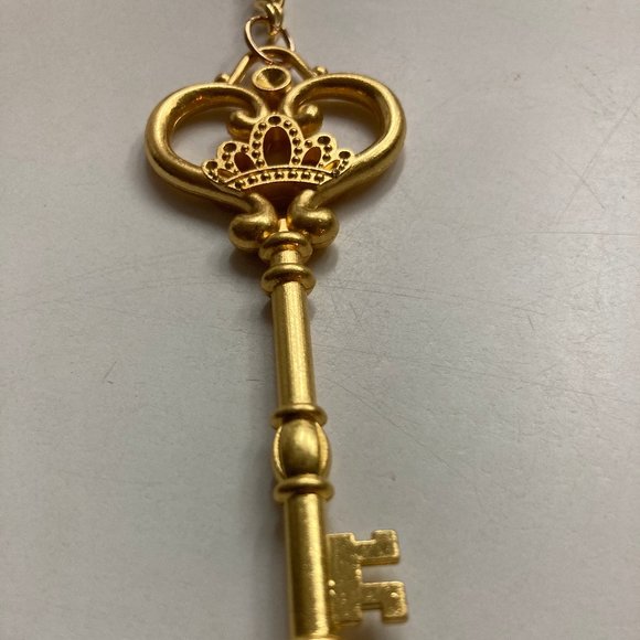 Vintage Skeleton Key Key Chain with a Crown Design - Picture 1 of 2